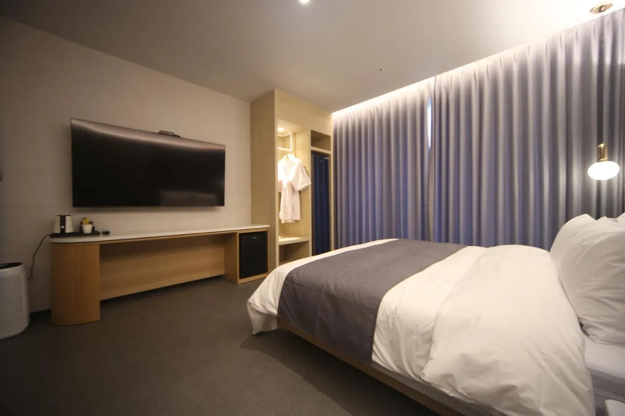 Hound Hotel Junggwan Busan